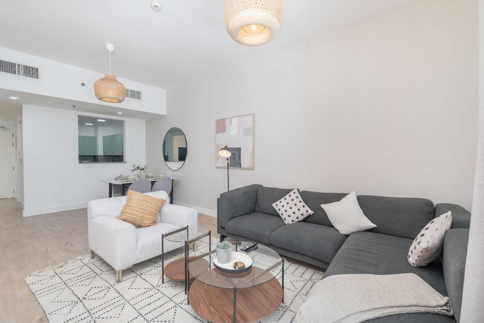 Stylish And Spacious In Vibrant Jvc, *