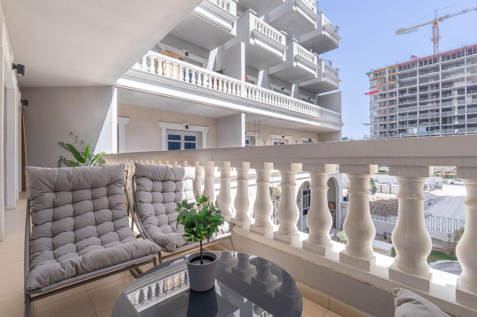 Apartment Stylish And Spacious In Vibrant Jvc, *
